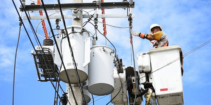 electrician-g12ba6128d_1920_20220512083414_20220512083442